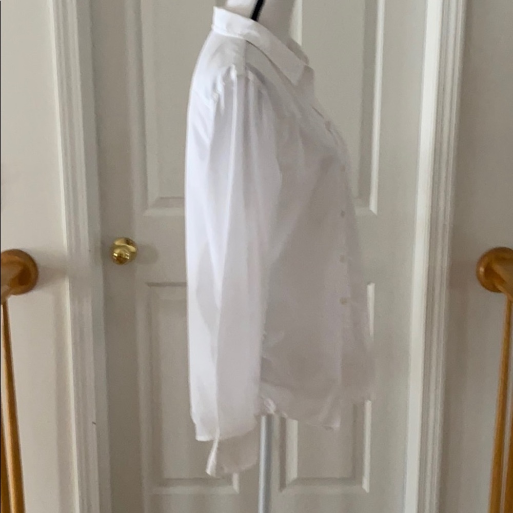 06:09- Banana Republic Button Down Shirt - Picture 3 of 15